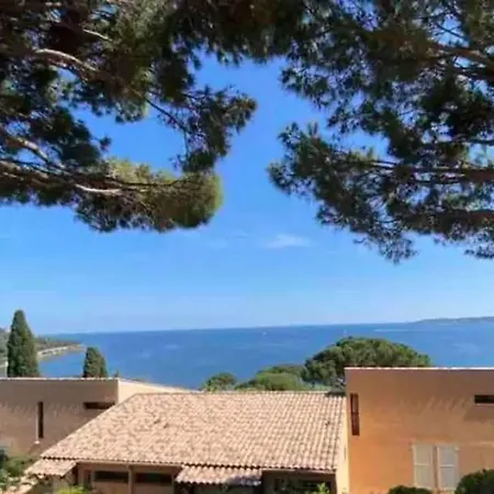Apartment Magnifique Vue Mer, La Madrague. *