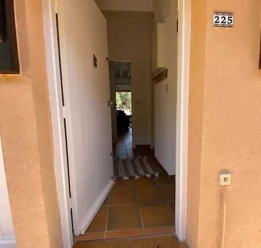 Magnifique Vue Mer, La Madrague. Сент-Максім