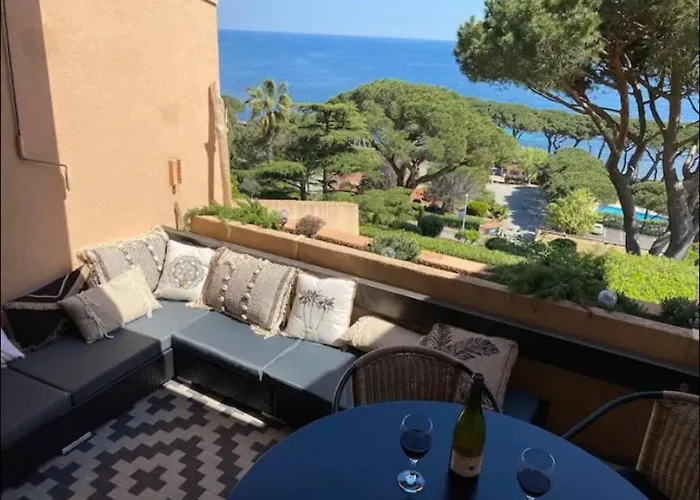 Apartment Magnifique Vue Mer, La Madrague. Sainte-Maxime