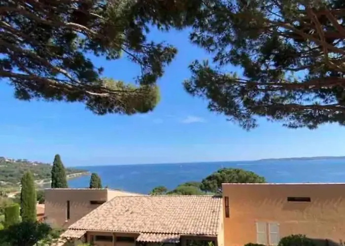 Appartement Magnifique Vue Mer, La Madrague. *